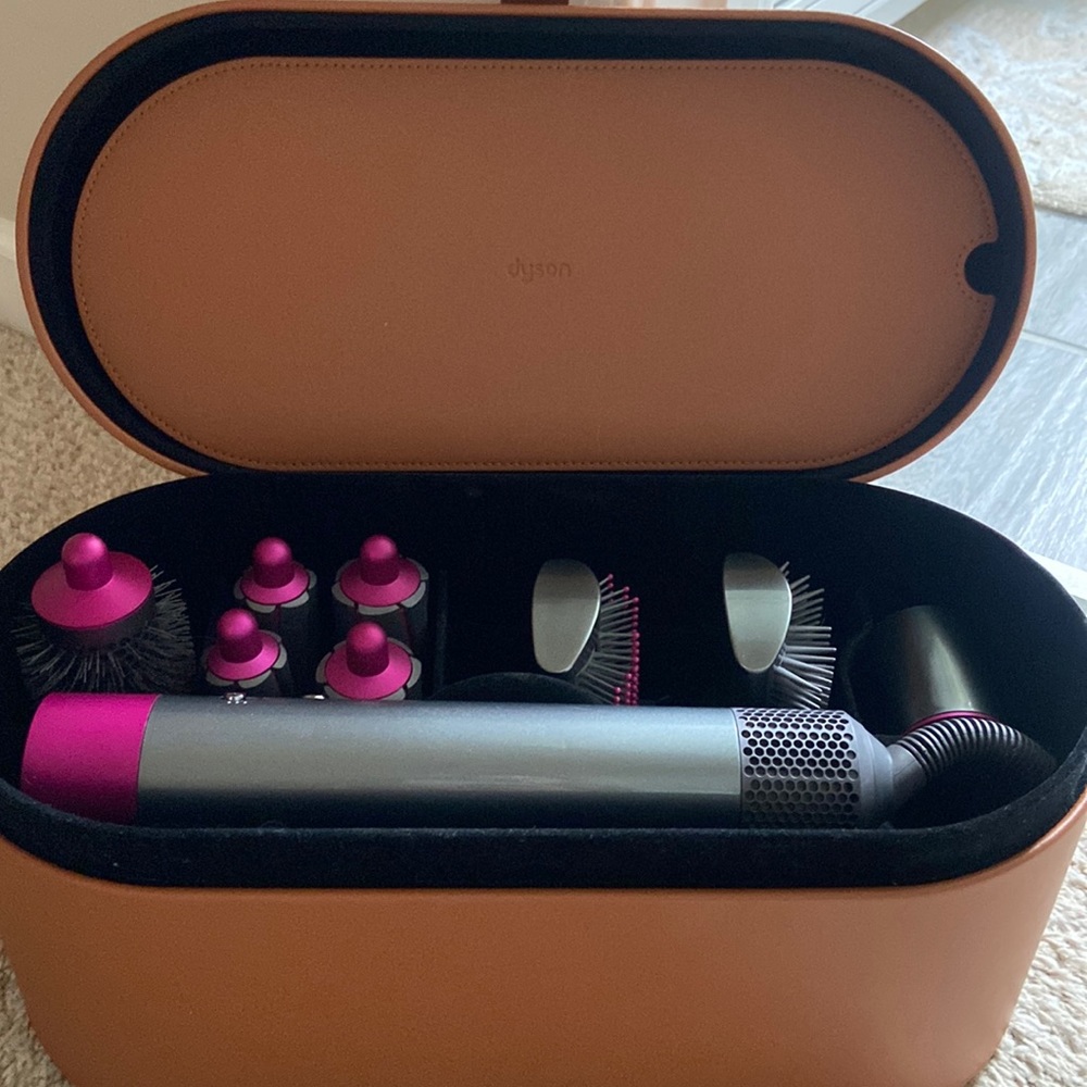 Dyson Airwrap - all original attachments, wand, box, and instructions included